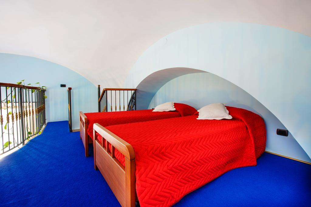 Bed and Breakfast Relais Il Pennino Масса-Лубренсе Екстер'єр фото