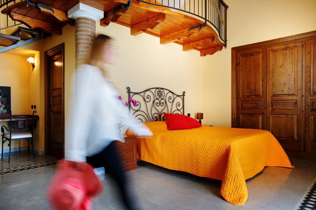 Bed and Breakfast Relais Il Pennino Масса-Лубренсе Екстер'єр фото
