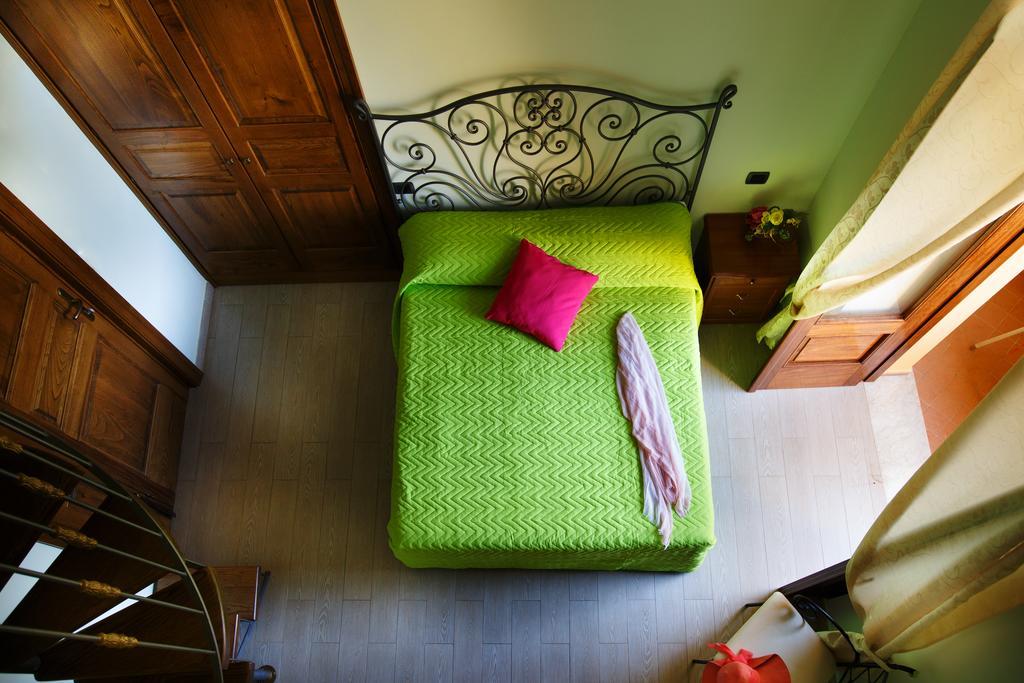 Bed and Breakfast Relais Il Pennino Масса-Лубренсе Екстер'єр фото