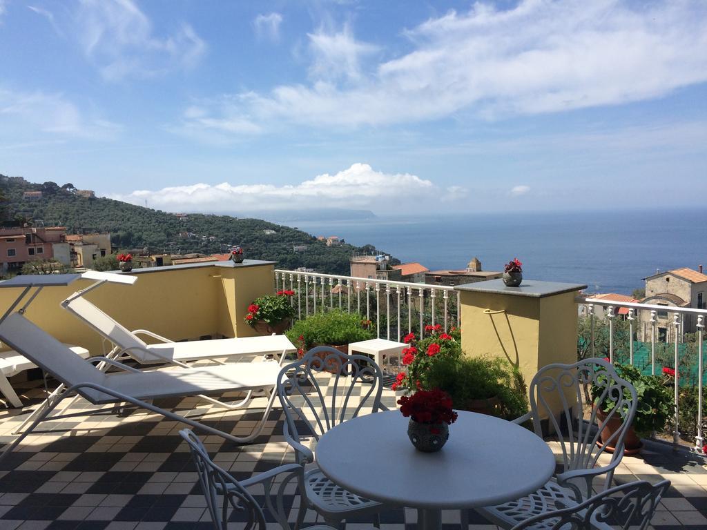 Bed and Breakfast Relais Il Pennino Масса-Лубренсе Екстер'єр фото