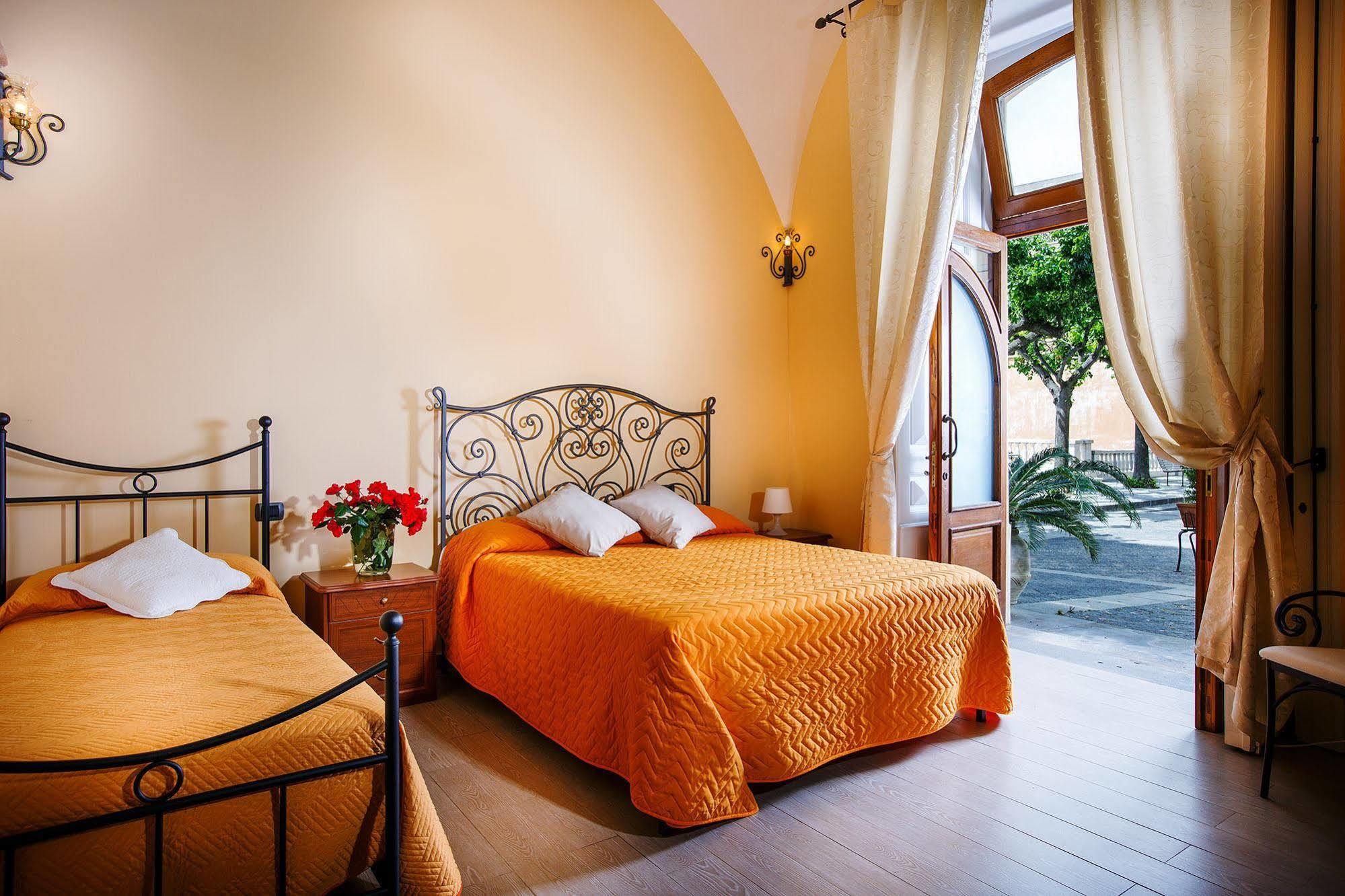 Bed and Breakfast Relais Il Pennino Масса-Лубренсе Екстер'єр фото