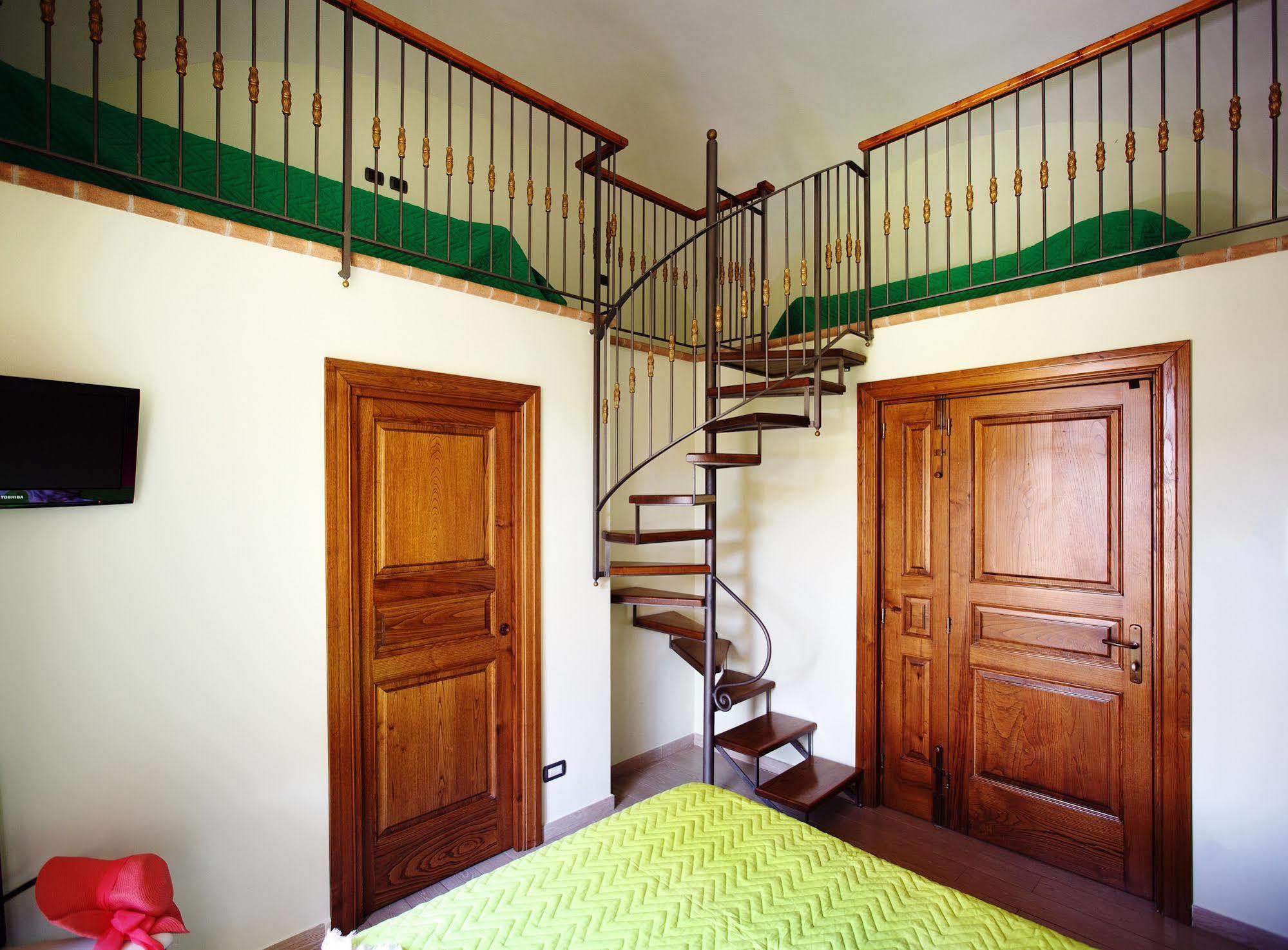 Bed and Breakfast Relais Il Pennino Масса-Лубренсе Екстер'єр фото