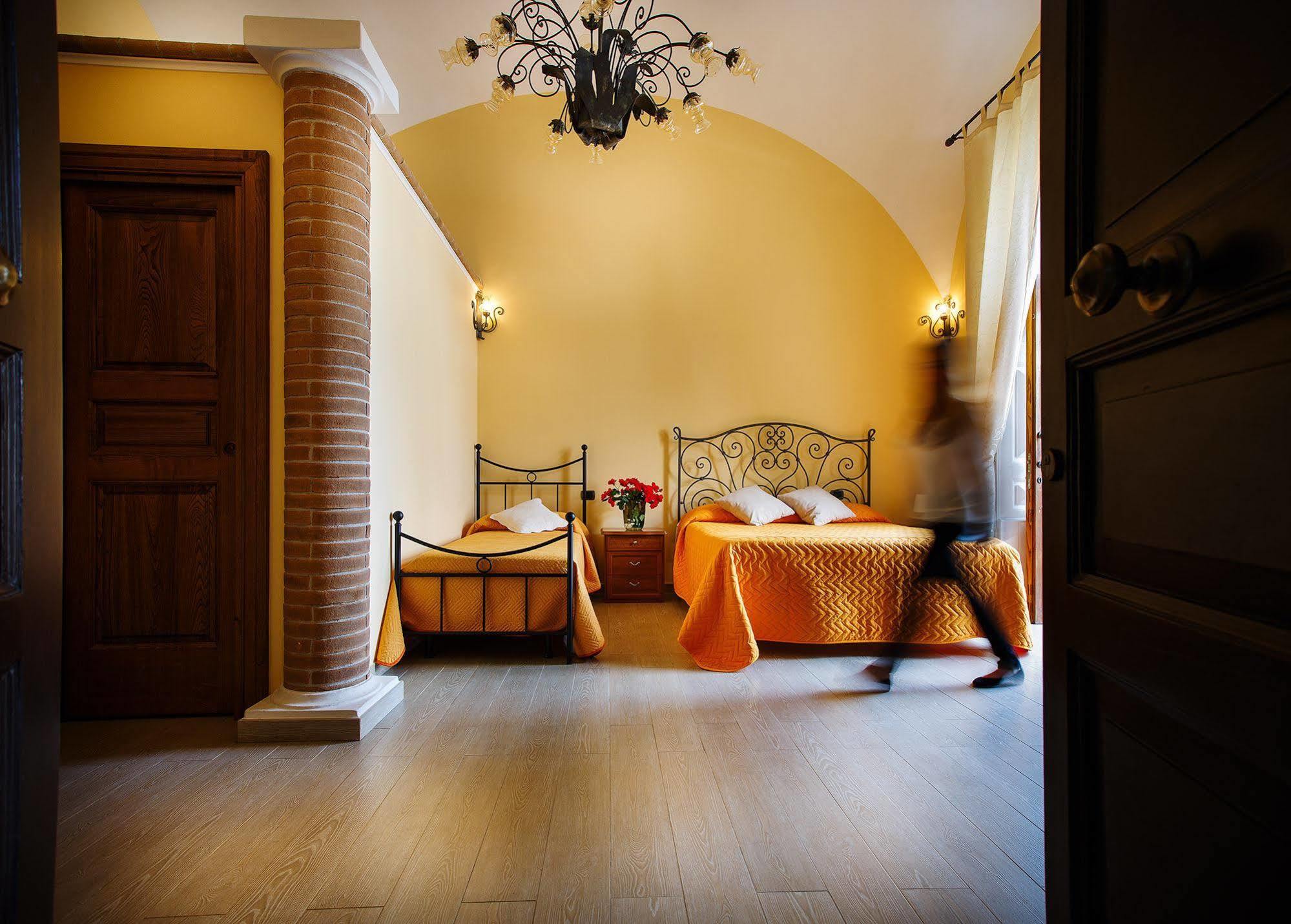 Bed and Breakfast Relais Il Pennino Масса-Лубренсе Екстер'єр фото